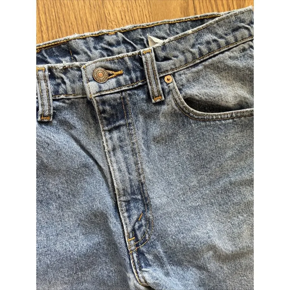 Vintage Levi’s 550 Jeans Relaxed Fit Men’s 32x36 Medium Wash Tapered Denim 1994